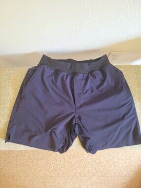 Men's Fabletics Franchise Shorts in Navy Size Small